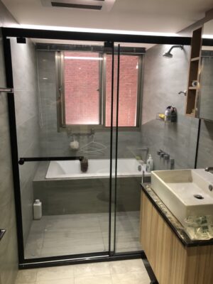 【台灣製-淋浴拉門】【黑色烤漆系列玻璃簡框一固+一拉】(180CM以內)